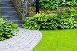 Мощение дорожек и площадок с использованием природного камня   в Перми