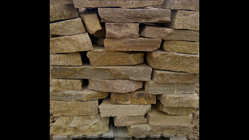 Kamenclub.ru: Песчаник пластушка желтый с рисунком (4-6 см)  купить в Перми плитняк пластушка желтый с рисунком песчаник 9 000 руб/м3   фото КАМЕНЬ КЛУБ