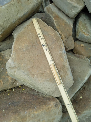 Kamenclub.ru: Песчаник для мощения дорожек, площадок, парковок ( фр 5-10 см)  купить в Перми песчаник  серый желтый коричневый рыжий песчаник оголтованный окатанный 6500 руб/т   фото КАМЕНЬ КЛУБ