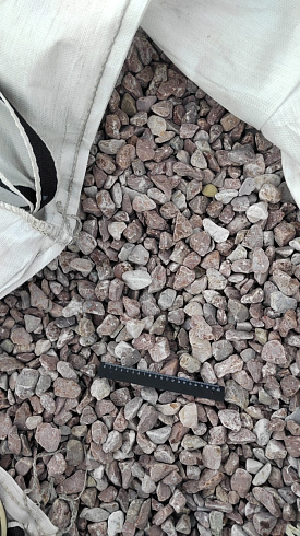 Kamenclub.ru: Мраморная крошка (щебень галтованный розовый) фр.20-40 мм.  купить в Перми мрамор розовый, красный оголтованный округлый щебень  15000 руб/т   фото КАМЕНЬ КЛУБ