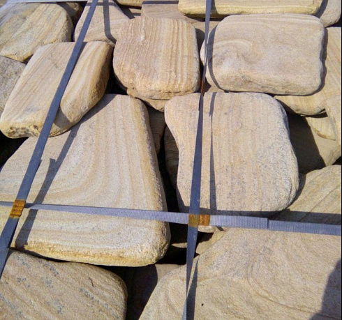 Kamenclub.ru: Песчаник пластушка галтованный желтый с рисунком (3 см)  купить в Перми плитняк - пластушка желтый песчаник 21000 руб/м3   фото КАМЕНЬ КЛУБ