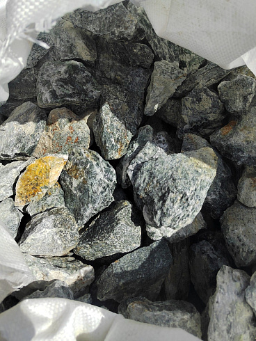 фото Галтованный жадеит (фр. 70-100 мм)  купить в Перми в интернет-портале КАМЕНЬ КЛУБ