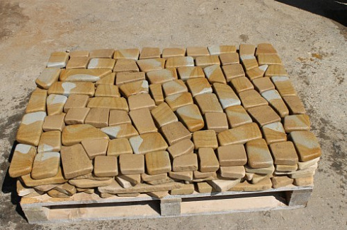 Kamenclub.ru: Песчаник брусчатка (Готика) art PSG-L-01  купить в Перми    2300 руб/кв.м   фото КАМЕНЬ КЛУБ