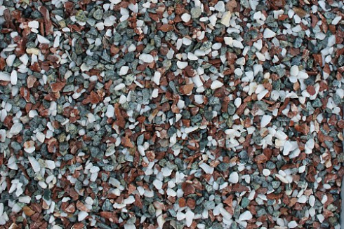 Kamenclub.ru: Мраморная крошка (щебень крошка микс: белый-зеленый-розовый) фр. 10-20 мм.  купить в Перми мрамор белый, зеленый, розовый декоративный ландшафтный колотый щебень 12000 руб/т   фото КАМЕНЬ КЛУБ