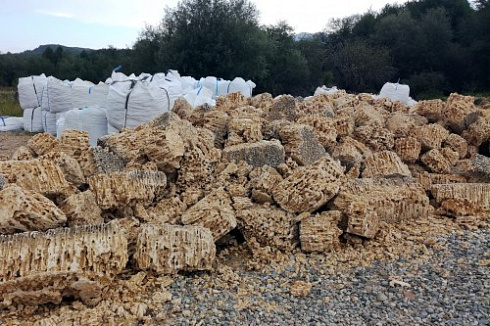 Kamenclub.ru: Крымский природный меотис фр. 100-500 мм.  купить в Перми меотис бежевый рыжий молочный желтый ракушечник 4 500 руб/т   фото КАМЕНЬ КЛУБ