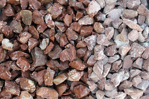 Kamenclub.ru: Мраморная крошка (щебень крошка розовый) фр. 20-40 мм.  купить в Перми мрамор розовый, красный мраморная крошка декоративная 11000 руб/т   фото КАМЕНЬ КЛУБ