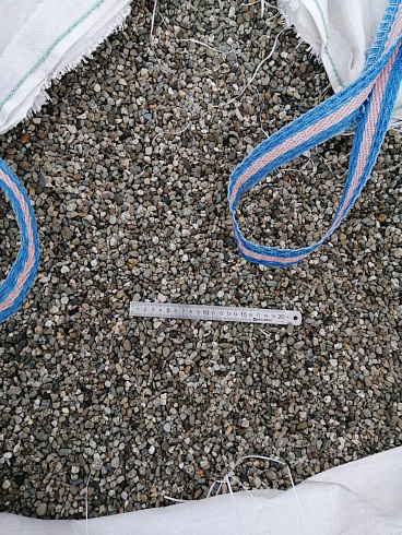 Kamenclub.ru: Галька речная окат (серая) фр.5-10 мм купить  в Перми галька речная серая, серый, темно-серый, светло-серый, коричневый речная окатанная галька декоративная ландшатфная 5000 руб/т   фото КАМЕНЬ КЛУБ