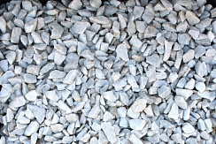 Kamenclub.ru: Мраморная крошка, щебень, цвет-белый, фр. 3-5 мм.  купить в Перми мрамор белый молочный бежевый мрамор колотый 11500 руб/т   фото КАМЕНЬ КЛУБ