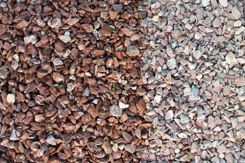 Kamenclub.ru: Мраморная крошка (щебень галтованный розовый) фр.10-20 мм.  купить в Перми мрамор розовый, красный ландшафтный декоративный окатанный округлый щебень 15000 руб/т   фото КАМЕНЬ КЛУБ