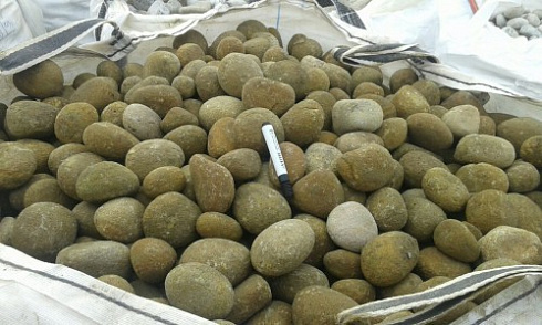 Kamenclub.ru: Песчаник ядра, фр. 100-300 мм  купить в Перми песчаник бежевый серый рыжий речная галька 5 000 руб/т   фото КАМЕНЬ КЛУБ