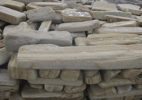 Kamenclub.ru: Песчаник пластушка галтованный желтый с рисунком (3 см)  купить в Перми плитняк - пластушка желтый песчаник 21000 руб/м3   фото КАМЕНЬ КЛУБ