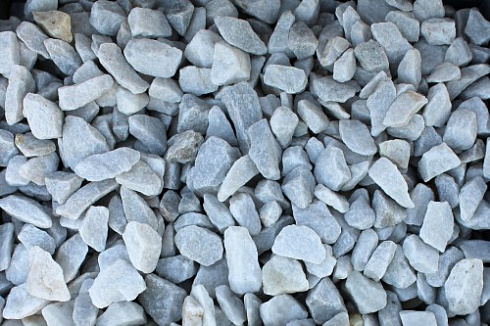 Kamenclub.ru: Мраморная крошка, щебень, цвет-белый, фр. 40-70 мм.  купить в Перми мрамор белый молочный айвори мраморный каменный декоративный  12000 руб/т   фото КАМЕНЬ КЛУБ