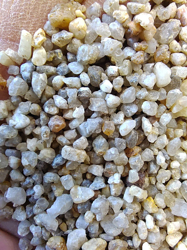 Кварцевый песок сухой фракцинированный фр. 1,6-4 мм.  купить в Перми фото Камень Клуб