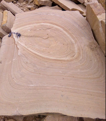 Kamenclub.ru: Форматный камень (плаха) пошаговая дорожка от 70-150 см (4 -12 см)  купить в Перми плитняк  форматный плаха желтый песчаник 9 000 руб/т   фото КАМЕНЬ КЛУБ