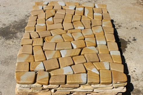 Kamenclub.ru: Песчаник брусчатка (Готика) art PSG-L-01  купить в Перми    2300 руб/кв.м   фото КАМЕНЬ КЛУБ