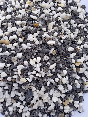 Kamenclub.ru: Мраморная крошка (щебень крошка микс : белый-черный-розовый) фр. 5-10 мм.  купить в Перми мрамор белый, черный, розовый, разноцветный микс декоративная мраморная каменная крошка 12000 руб/т   фото КАМЕНЬ КЛУБ