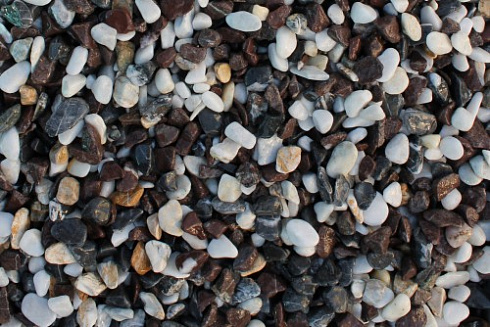 Kamenclub.ru: Мраморная крошка (щебень галтованный микс:: серый-зеленый-розовый) фр.10-20 мм.  купить в Перми мрамор серый, зеленый, розовый щебень окатанный округлый декоративный ландшафтный 15500 руб/т   фото КАМЕНЬ КЛУБ