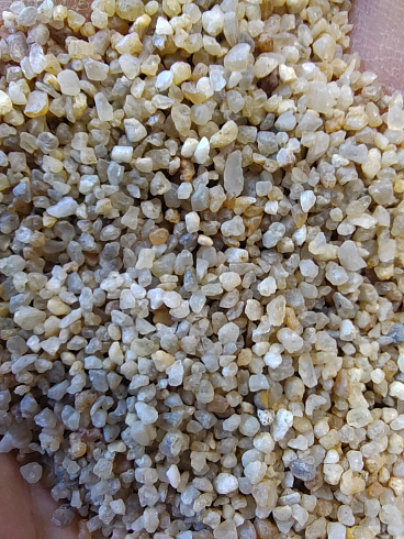 Кварцевый песок сухой фракцинированный фр. 1,6-4 мм.  купить в Перми фото Камень Клуб