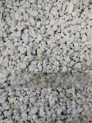 Kamenclub.ru: Мраморная крошка, щебень, цвет-белый, фр. 5-10 мм.  купить в Перми мрамор белый, айвори, молочный мраморная каменная крошка ландшафтная 12000 руб/т   фото КАМЕНЬ КЛУБ