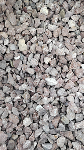 Kamenclub.ru: Мраморная крошка (щебень галтованный розовый) фр.20-40 мм.  купить в Перми мрамор розовый, красный оголтованный округлый щебень  15000 руб/т   фото КАМЕНЬ КЛУБ