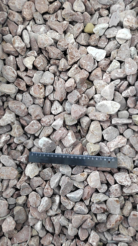 Kamenclub.ru: Мраморная крошка (щебень галтованный розовый) фр.20-40 мм.  купить в Перми мрамор розовый, красный оголтованный округлый щебень  15000 руб/т   фото КАМЕНЬ КЛУБ