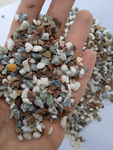 Kamenclub.ru: Мраморная крошка (щебень крошка микс : белый-черный-розовый) фр. 5-10 мм.  купить в Перми мрамор белый, черный, розовый, разноцветный микс декоративная мраморная каменная крошка 12000 руб/т   фото КАМЕНЬ КЛУБ