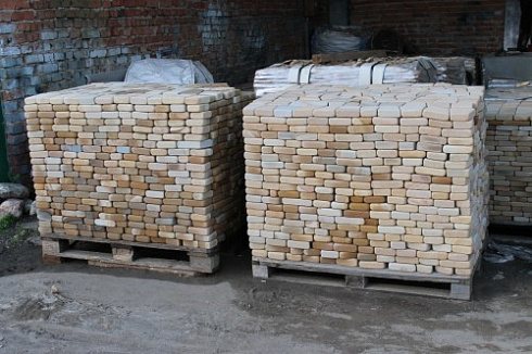 Kamenclub.ru: Песчаник брусчатка (Готика) art PSG-L-01  купить в Перми    2300 руб/кв.м   фото КАМЕНЬ КЛУБ