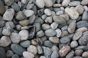 Kamenclub.ru: Галька речная окат (ассорти) фр. 50-100 мм. купить  в Перми галька природная округлая серая белая черная серая коричневая синяя галька речная окатанная округлая 6200 руб/т   фото КАМЕНЬ КЛУБ