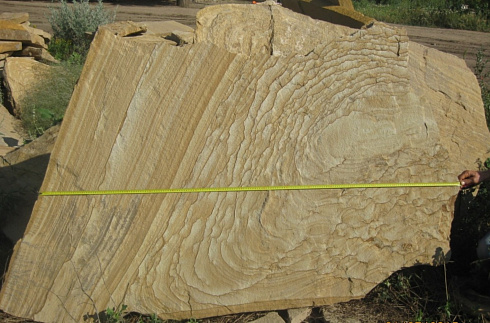 Kamenclub.ru: Форматный камень (плаха) пошаговая дорожка от 70-150 см (4 -12 см)  купить в Перми плитняк  форматный плаха желтый песчаник 9 000 руб/т   фото КАМЕНЬ КЛУБ