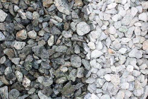 Kamenclub.ru: Щебень крошка зеленый (змеевик) фр. 20-40 мм.  купить в Перми мрамор зеленый, салатовый ландшафтная мраморная крошка 8500 руб/т   фото КАМЕНЬ КЛУБ