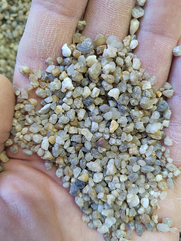 Кварцевый песок сухой фракцинированный фр. 1,6-4 мм.  купить в Перми фото Камень Клуб