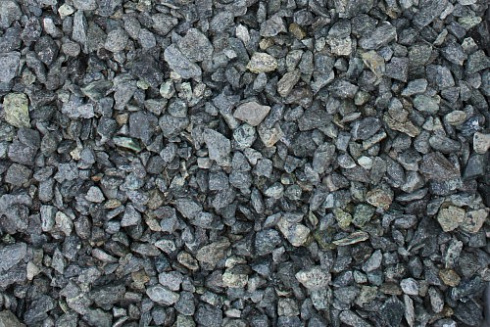 Kamenclub.ru: Щебень крошка зеленый (змеевик) фр. 3-5 мм  купить в Перми камень змеевик зеленый, салатовый светло-зеленый мраморная каменная декоративная крошка 9000 руб/т   фото КАМЕНЬ КЛУБ