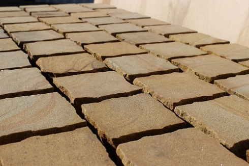 Kamenclub.ru: Песчаник брусчатка (Прага) art PSG-10-07  купить в Перми    2600 руб/кв.м   фото КАМЕНЬ КЛУБ