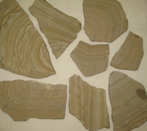 Kamenclub.ru: Песчаник пластушка желтый с разводом под дерево (2 см)  купить в Перми плитняк желтый с разводами, желтый, рыжий, серый песчаник пластушка рваная ландшафтная 11 000 руб/м3   фото КАМЕНЬ КЛУБ