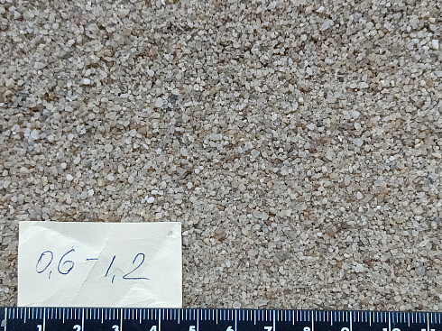 Кварцевый песок для площадок фр. 0,6-1,2 мм.  купить в Перми фото Камень Клуб