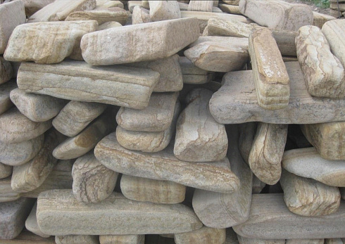 Kamenclub.ru: Песчаник пластушка галтованный желтый с рисунком (3 см)  купить в Перми плитняк - пластушка желтый песчаник 21000 руб/м3   фото КАМЕНЬ КЛУБ