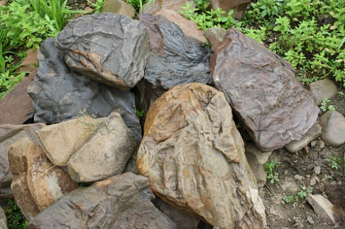 Kamenclub.ru: Песчаник декоративный ландшафтный (фр. 300-500 мм)  купить в Перми песчаник желтый рыжий серый зеленый валун речной окатанный природный песчаника 4 500 руб/т   фото КАМЕНЬ КЛУБ