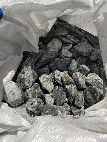 фото Галтованный жадеит (фр. 70-100 мм)  купить в Перми в интернет-портале КАМЕНЬ КЛУБ