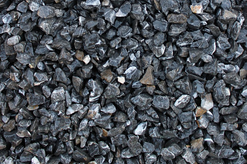 Kamenclub.ru: Щебень крошка черный (мрамор) фр. 40-70 мм.  купить в Перми мрамор черный с белыми прожилками, черный, белый декоративный щебень 11000 руб/т   фото КАМЕНЬ КЛУБ