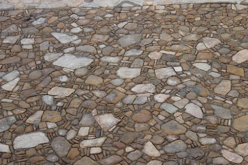 Kamenclub.ru: Песчаник для мощения дорожек, площадок, парковок ( фр 5-10 см)  купить в Перми песчаник  серый желтый коричневый рыжий песчаник оголтованный окатанный 6500 руб/т   фото КАМЕНЬ КЛУБ