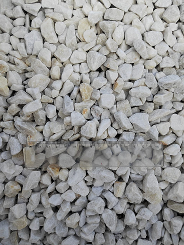 Kamenclub.ru: Мраморная крошка, щебень, цвет-белый, фр. 10-20 мм.  купить в Перми мрамор белый, молочный айвори каменная ландшафтная декоративная крошка шебня 12000 руб/т   фото КАМЕНЬ КЛУБ
