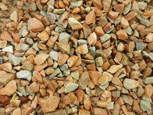 Kamenclub.ru: Щебень крошка желтый (ЗЛАТОЛИТ) фр. 10-20 мм.  купить в Перми златолит бежевый, золотистый, желтый каменная декоративная крошка щебня златолита 10800 руб/т   фото КАМЕНЬ КЛУБ