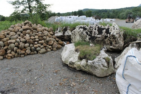 Kamenclub.ru: Песчаник ядра, фр. 100-300 мм  купить в Перми песчаник бежевый серый рыжий речная галька 5 000 руб/т   фото КАМЕНЬ КЛУБ